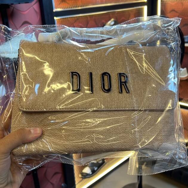 Women's handbag